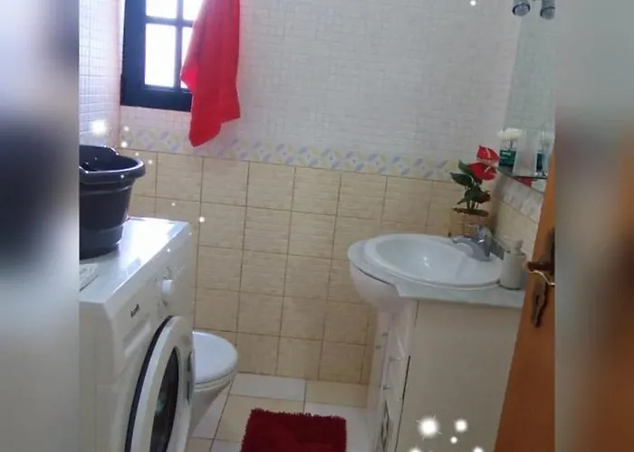 House Silvia & Nuno's בית נופש *